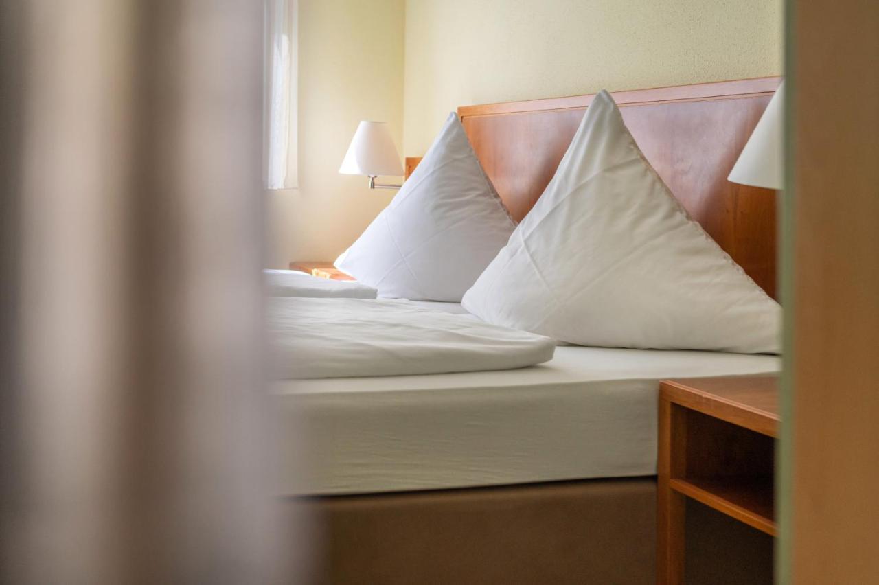 Hotel Am Kirchplatz ユーバーリンゲン エクステリア 写真