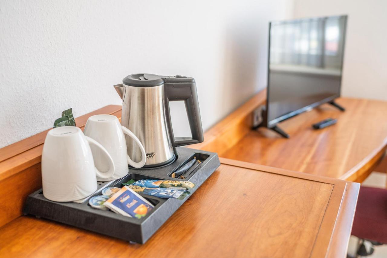 Hotel Am Kirchplatz ユーバーリンゲン エクステリア 写真