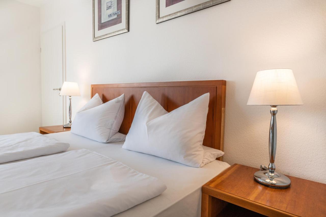 Hotel Am Kirchplatz ユーバーリンゲン エクステリア 写真