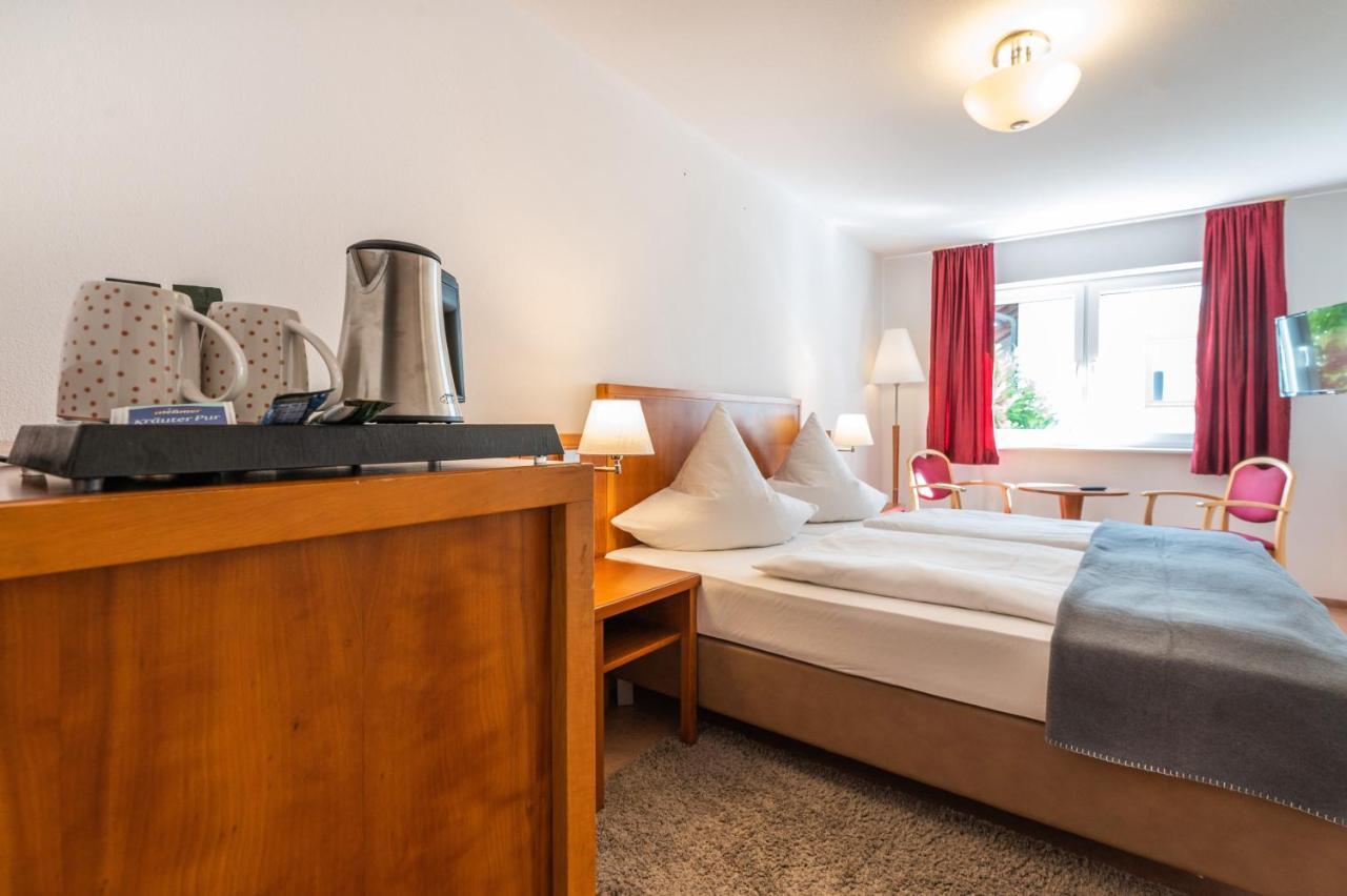 Hotel Am Kirchplatz ユーバーリンゲン エクステリア 写真