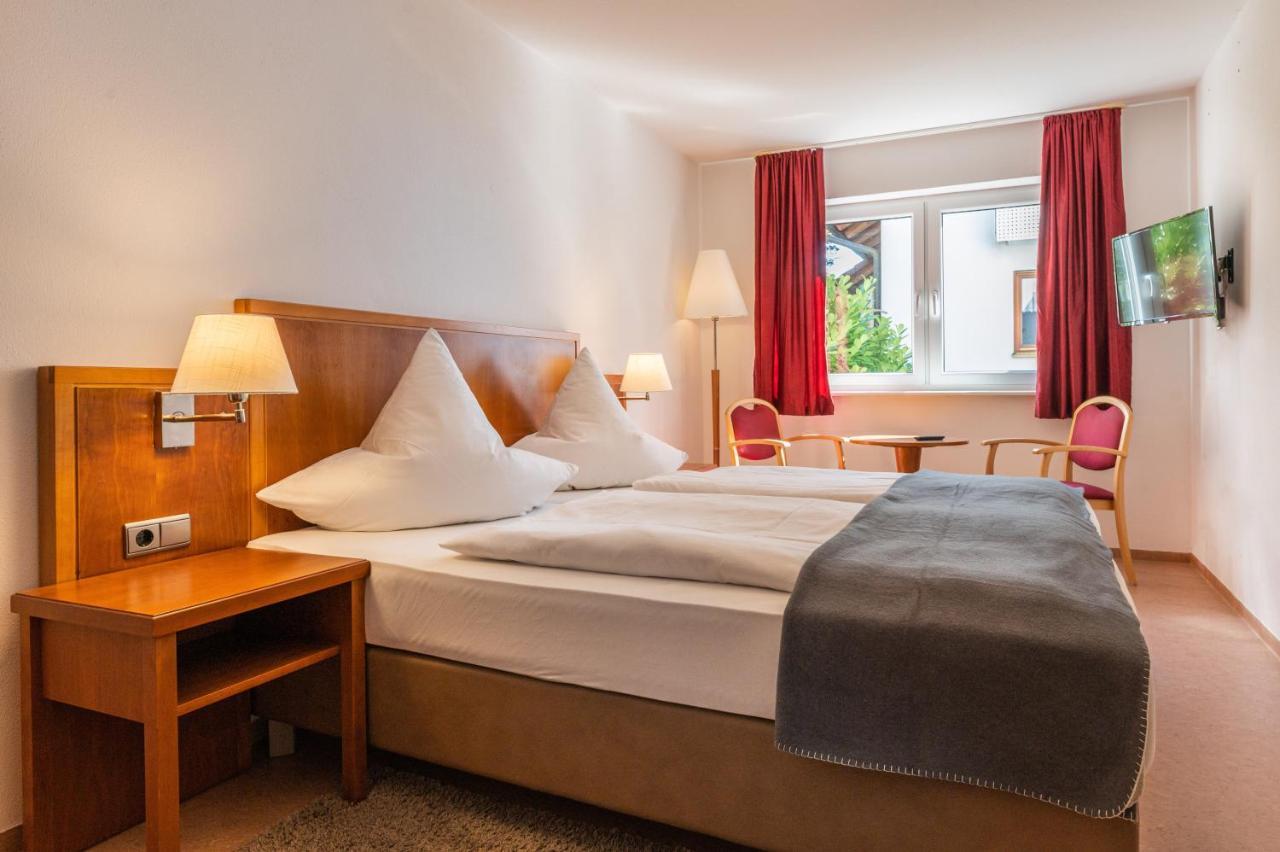 Hotel Am Kirchplatz ユーバーリンゲン エクステリア 写真