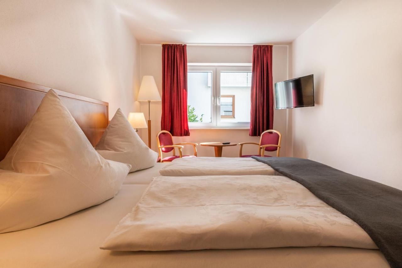 Hotel Am Kirchplatz ユーバーリンゲン エクステリア 写真