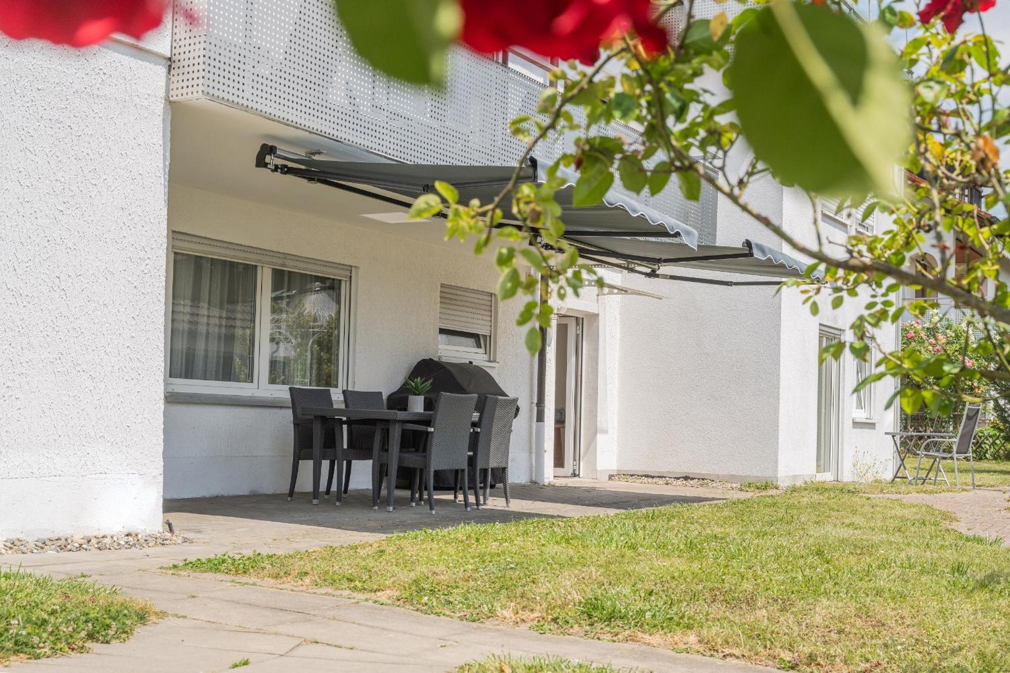 Hotel Am Kirchplatz ユーバーリンゲン エクステリア 写真