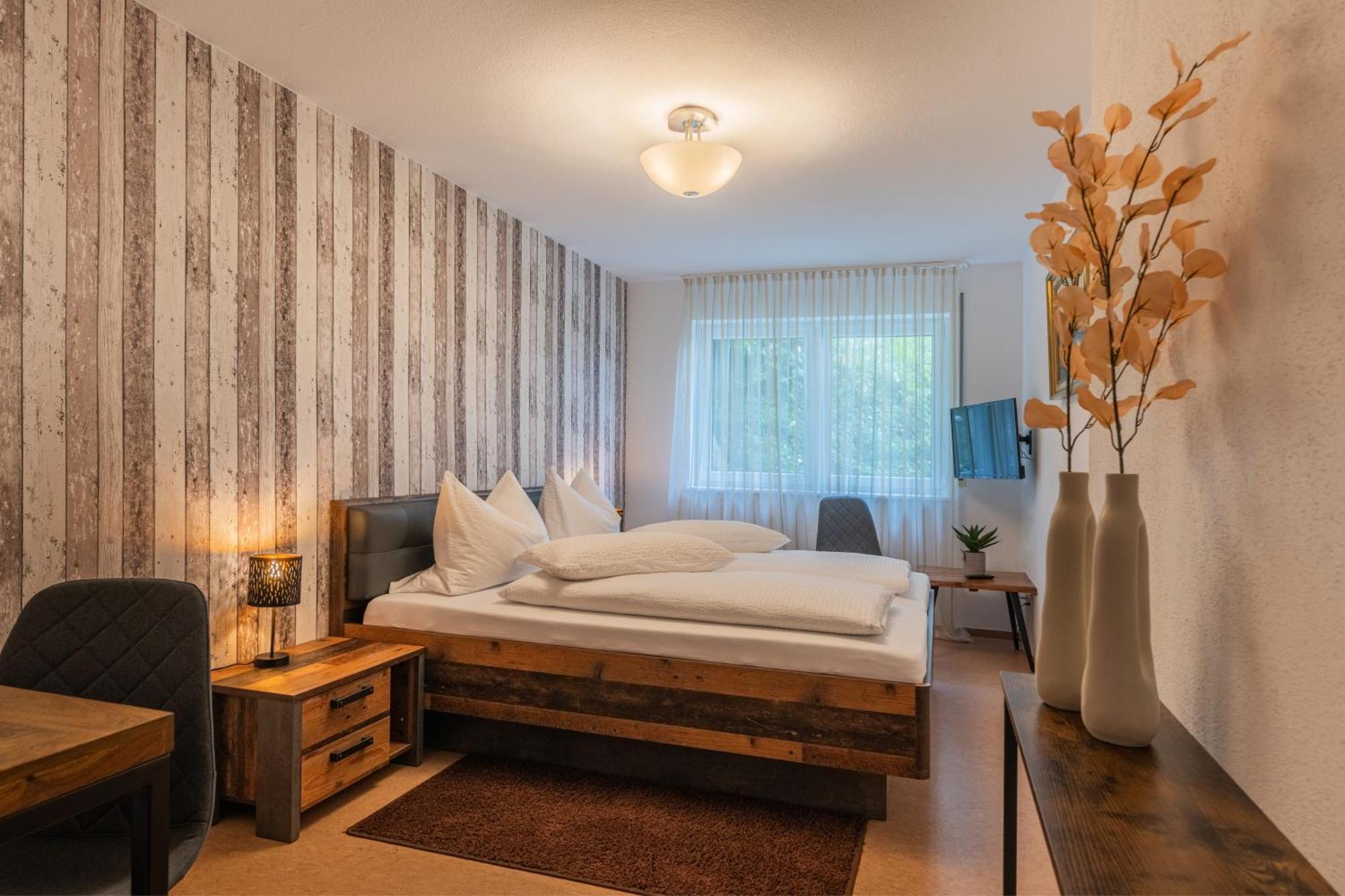 Hotel Am Kirchplatz ユーバーリンゲン エクステリア 写真
